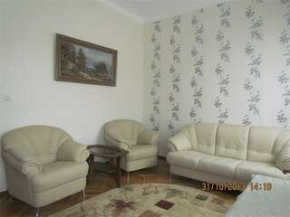 Гостиница Кузбасс Шахты 2-х комнатный номер "Люкс"-4