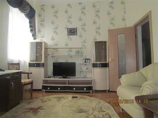 Гостиница Кузбасс Шахты 2-х комнатный номер "Люкс"-3